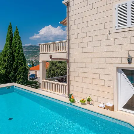 Barbara With Private Pool *