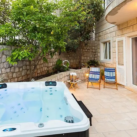 Barbara With Private Pool Appartement *