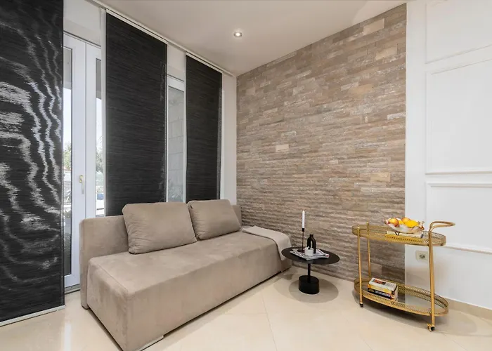 Barbara With Private Pool *