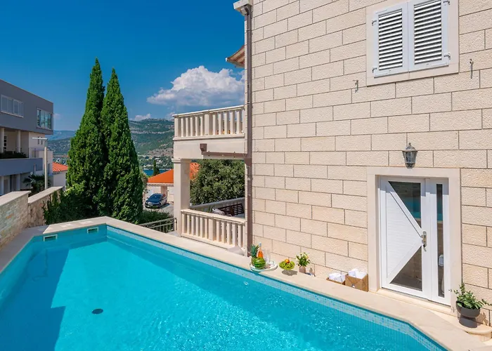 Barbara With Private Pool *