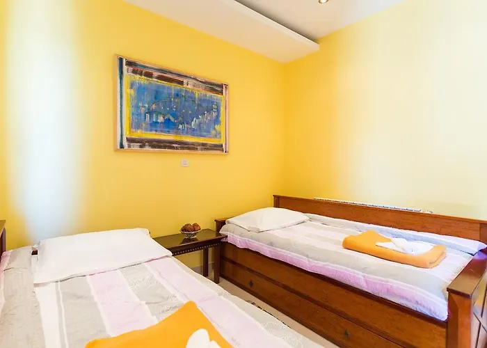 Barbara With Private Pool 公寓