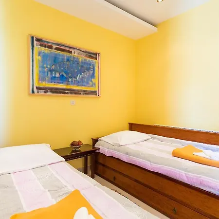 Barbara With Private Pool 아파트